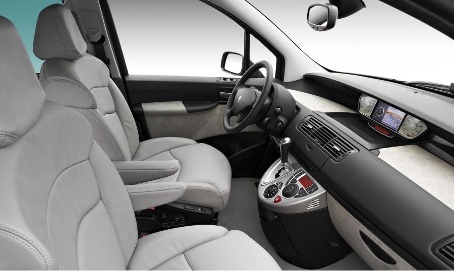  Peugeot 807 2002 года  (фото 4 из 26)
